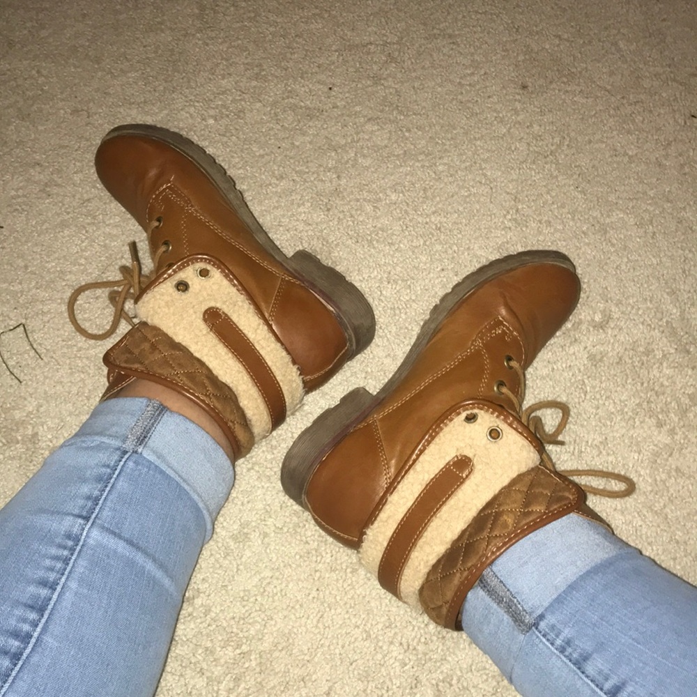 boots - Picture 2 of 3